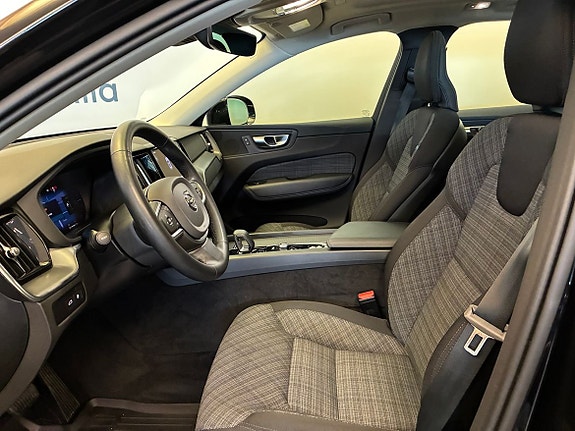 Volvo XC60 16 of 23