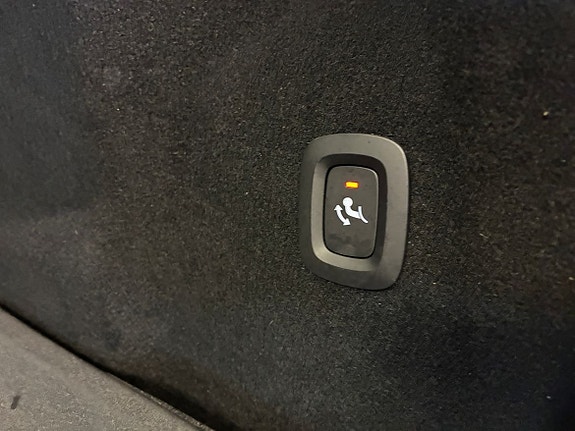 Volvo XC60 12 of 23