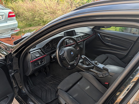 BMW 320d 2 of 2