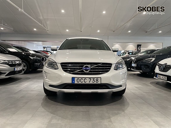 Volvo XC60 2 of 18