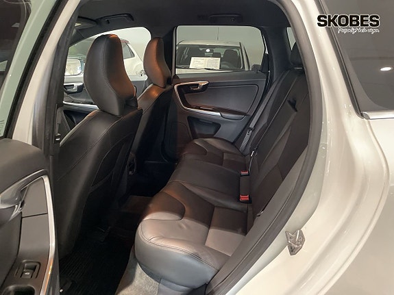 Volvo XC60 8 of 18