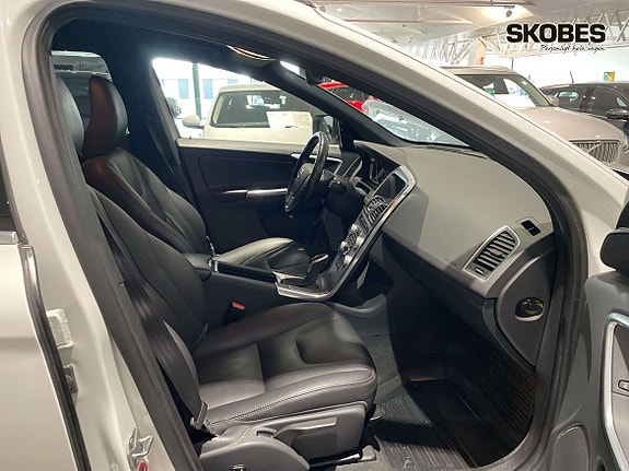 Volvo XC60 10 of 18