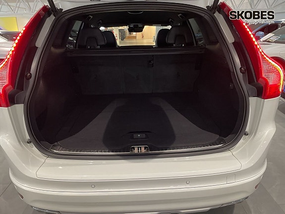 Volvo XC60 15 of 18