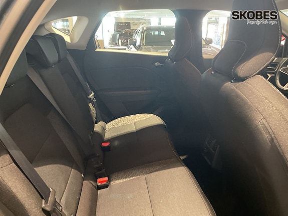 Renault Captur 9 of 16