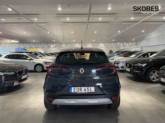 Renault Captur 5 of 16