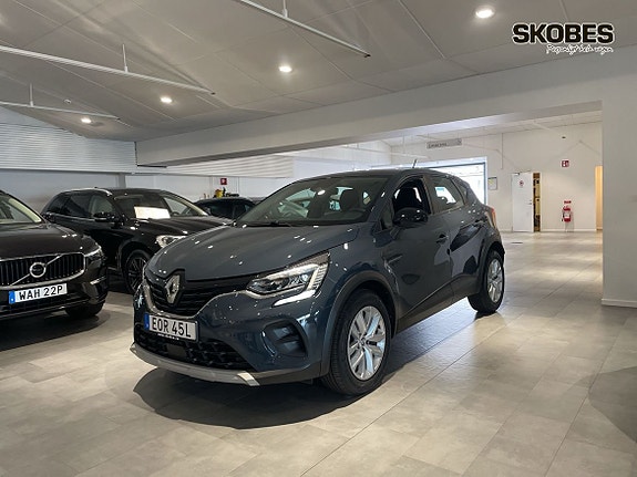 Renault Captur 3 of 16
