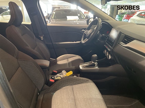 Renault Captur 10 of 16