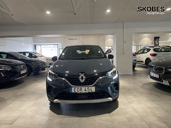 Renault Captur 2 of 16