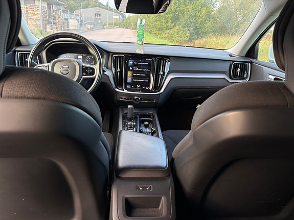 Volvo V60 7 of 8