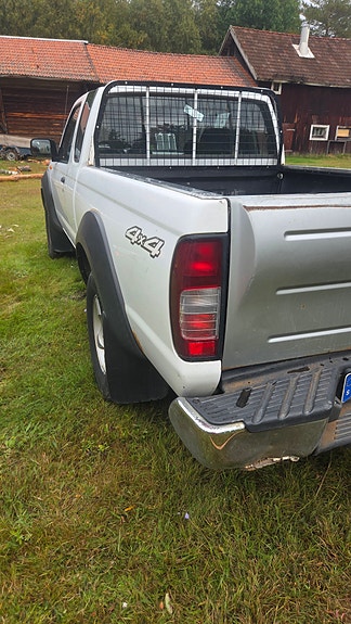 Nissan NP300 5 of 6