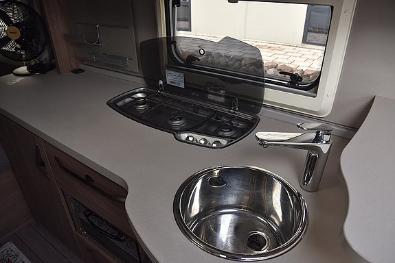 Knaus 580 UF TV | Markis | Solceller | Alde 11 of 15