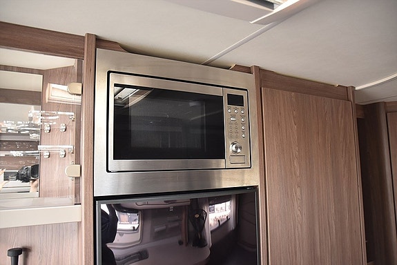Knaus 580 UF TV | Markis | Solceller | Alde 9 of 15