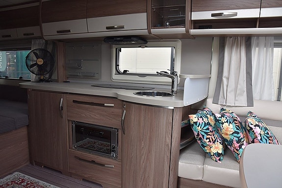 Knaus 580 UF TV | Markis | Solceller | Alde 6 of 15