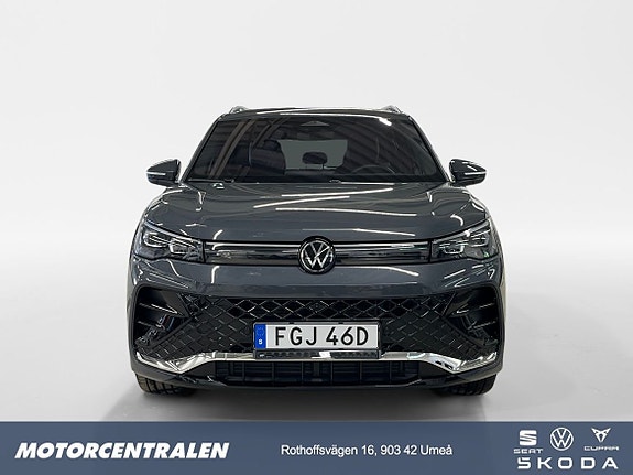 Volkswagen Tiguan 10 of 12