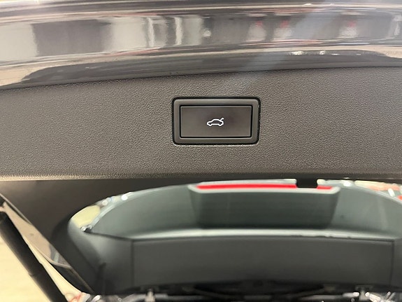 Volkswagen Tiguan 7 of 12