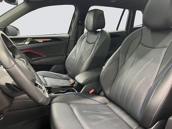 Volkswagen Tiguan 4 of 12