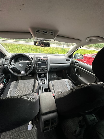 Volkswagen Golf V 3 of 3