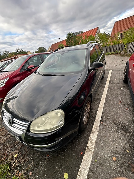Volkswagen Golf V 2 of 3