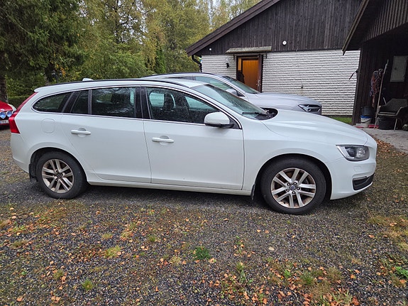 Volvo V60 3 of 3