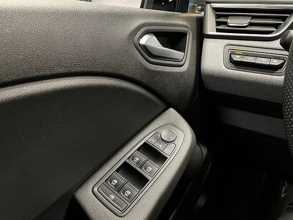 Renault Clio 12 of 17