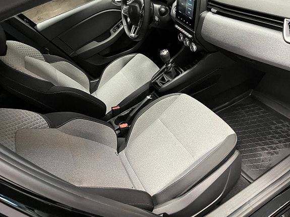 Renault Clio 8 of 17