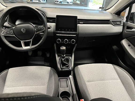 Renault Clio 11 of 17