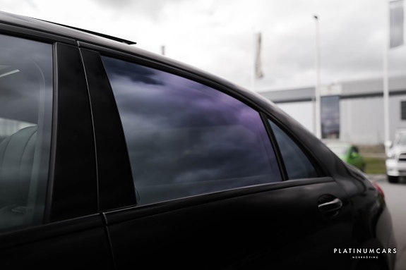 Mercedes-Benz S350 21 of 24