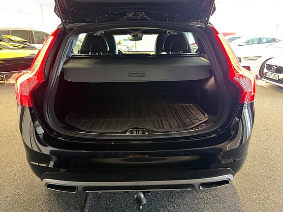 Volvo V60 Cross Country 11 of 25