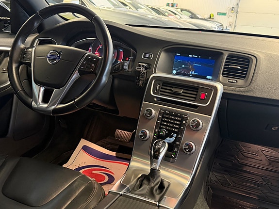 Volvo V60 Cross Country 9 of 25