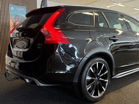 Volvo V60 Cross Country 7 of 25