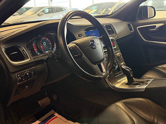 Volvo V60 Cross Country 15 of 25