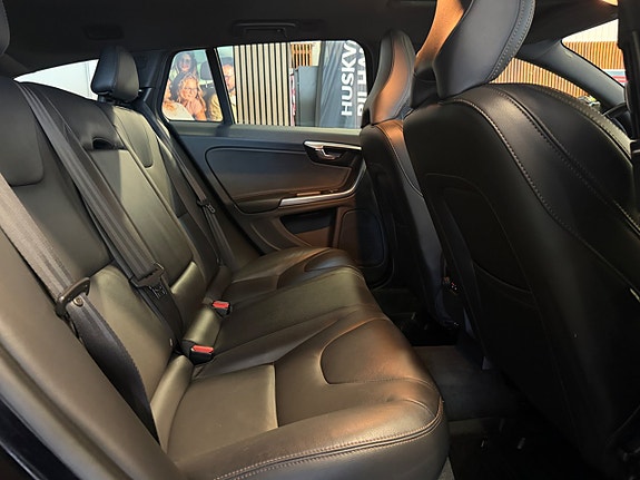 Volvo V60 Cross Country 10 of 25