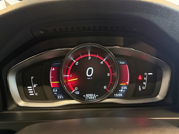 Volvo V60 Cross Country 17 of 25