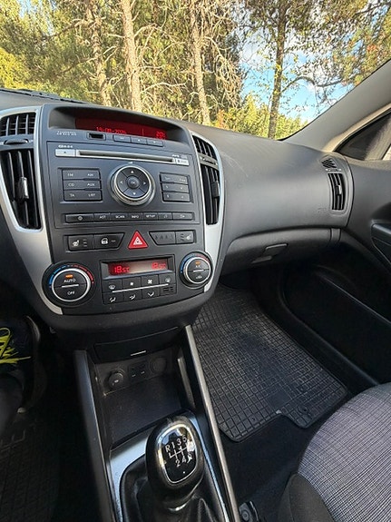 Kia Ceed 8 of 10