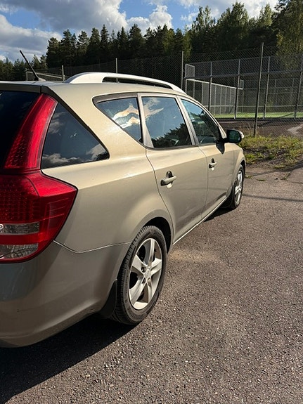 Kia Ceed 3 of 10