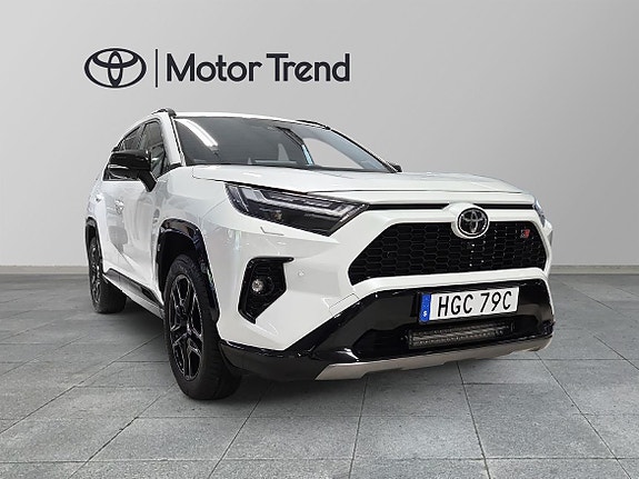 Toyota RAV4 6 of 14