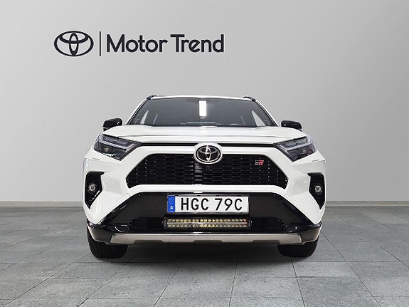 Toyota RAV4 5 of 14