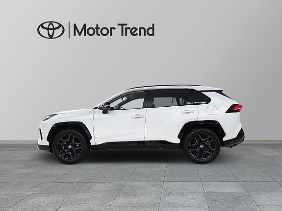 Toyota RAV4 3 of 14