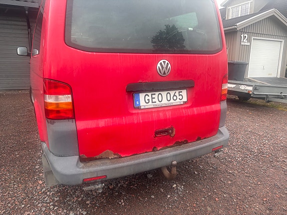 Volkswagen Caravelle 3 of 3
