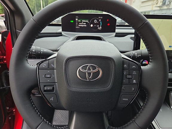 Toyota bZ4X 12 of 13