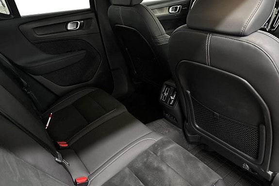 Volvo XC40 9 of 24