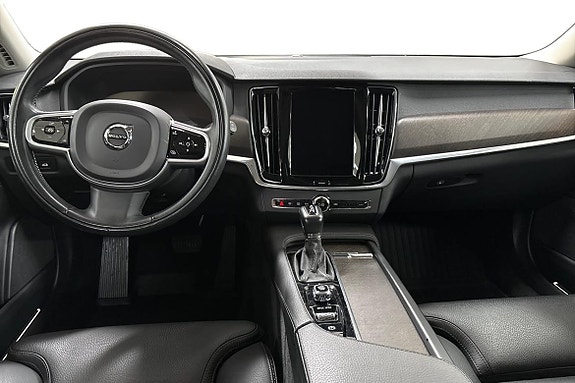 Volvo V90 Cross Country 10 of 21