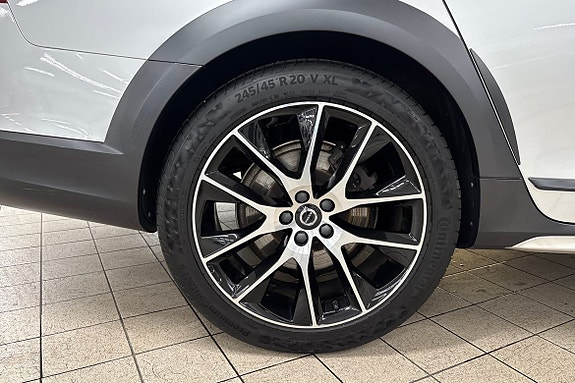 Volvo V90 Cross Country 17 of 21
