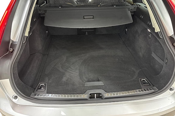 Volvo V90 Cross Country 12 of 21