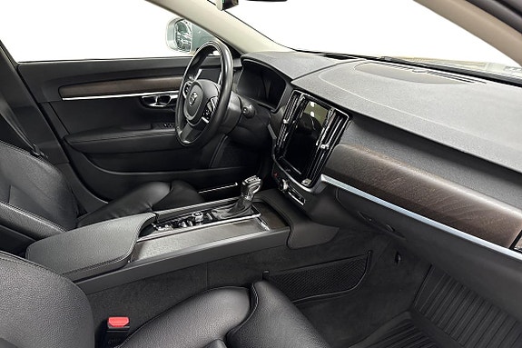Volvo V90 Cross Country 7 of 21