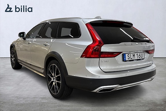 Volvo V90 Cross Country 2 of 21