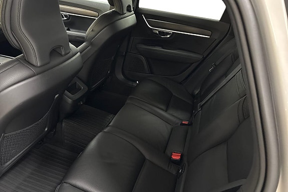 Volvo V90 Cross Country 13 of 21