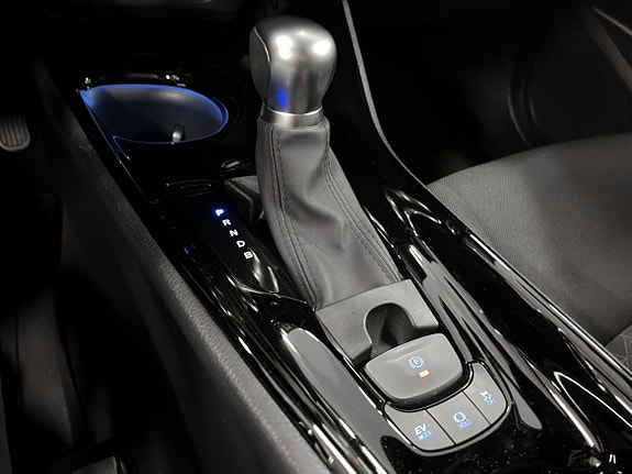 Toyota C-HR 18 of 23