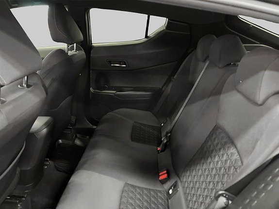 Toyota C-HR 11 of 23