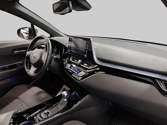 Toyota C-HR 10 of 23